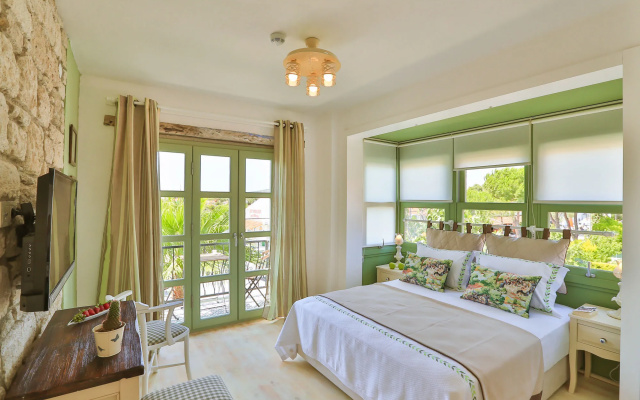 Palas Alacati - Adults Only