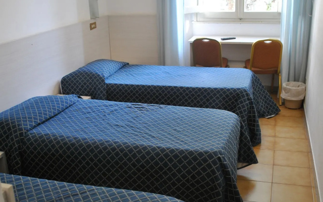 Auto Park Hotel