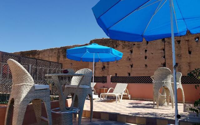 Отель Riad Al Wafaa Марокко, Марракеш - отзывы, цены и фото номеров - забронировать отель Riad Al Wafaa онлайн вид на фасад