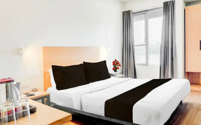 Classic With Balconyhotel Town Plaza