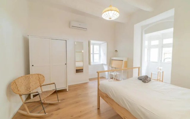 AF 1 - Modern 1BR duplex