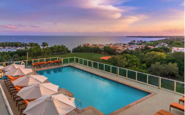 Arya Residences & Suites