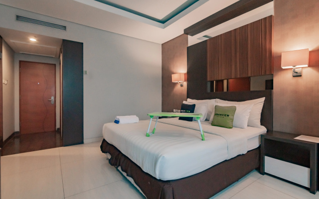 Urbanview Hotel Newton Riau Bandung