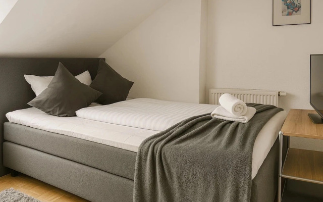 BoardingHouse - Studios & Apartments