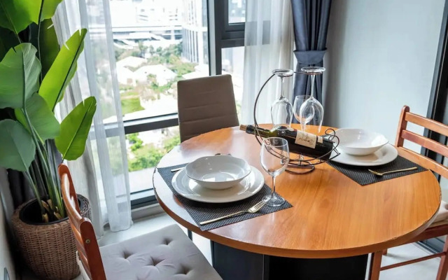 Luxurious 35 Sqm Condo With Stunning Bangkok Views