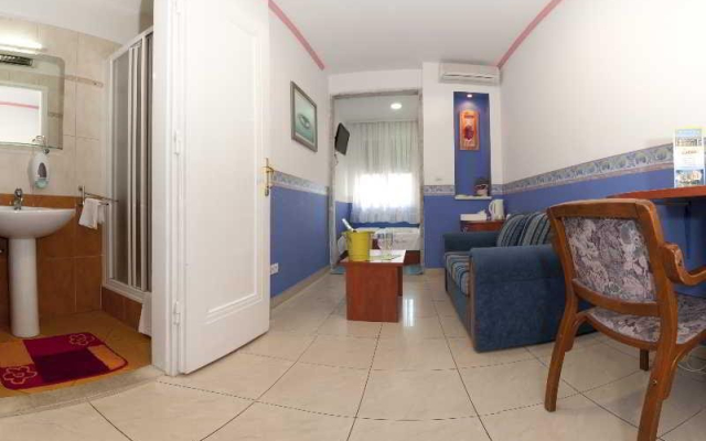Rooms Center