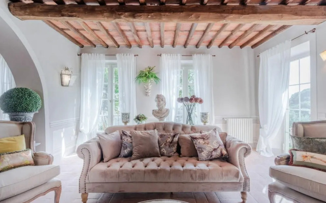 Villa Lina in Lucca With 4 Bedrooms and 3 Bathrooms