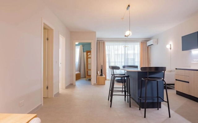 Lovely Contemporary Apartment Off St. Julian's