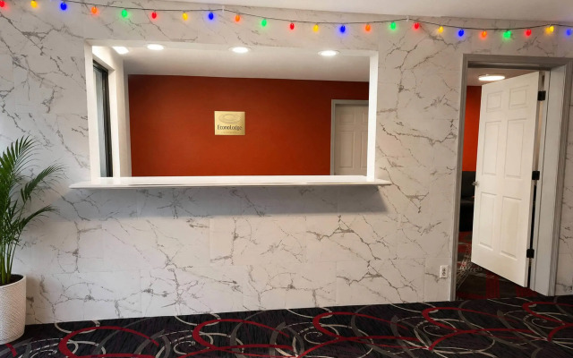 Econo Lodge Calhoun South