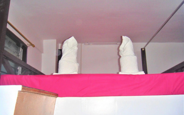 Gaea's Apartments - Hostel