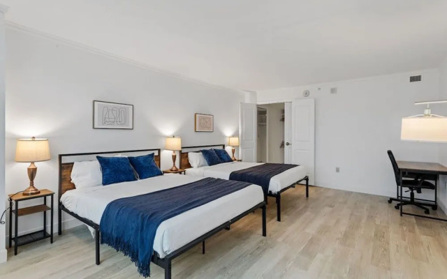 Beachfront 2Br 3Ba Condo By Cozysuites