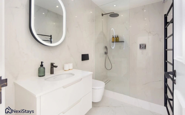 5 Mins Walk to Selfridges Mayfair Getaway