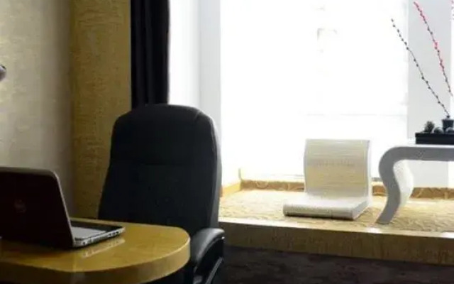 LIKE MUCH Hotel (lianjiang Wanjia City Plaza store)