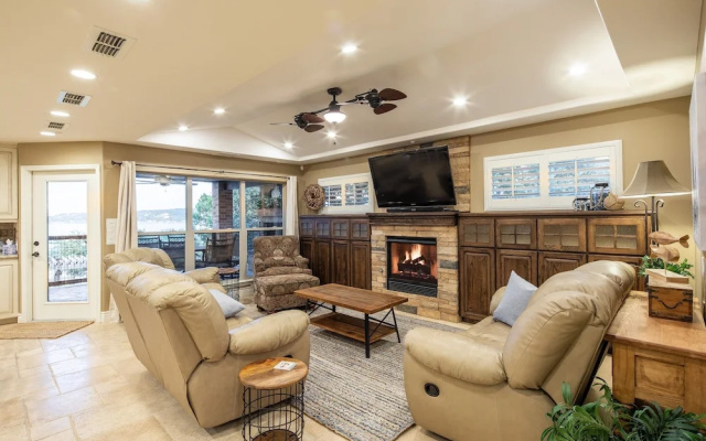 Hummingbird Hideaway 4 Bedroom Home