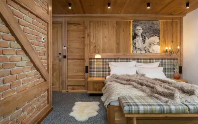 Zara Chalet