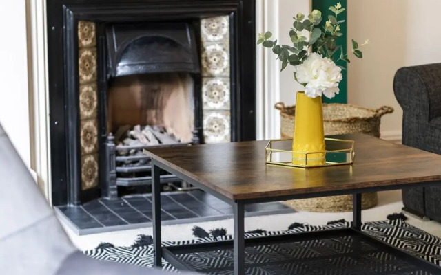 The Lincoln Book Inn