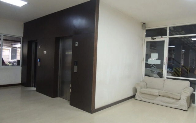 Studio Room At V Apartment