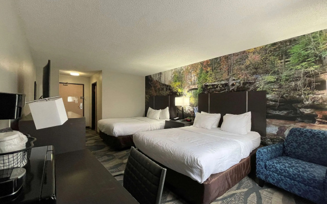 Clarion Pointe Fairborn near Wright Patterson AFB