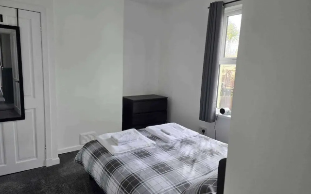 Apartment - Sleeps 4 - Hot Tub, Pet-friendly