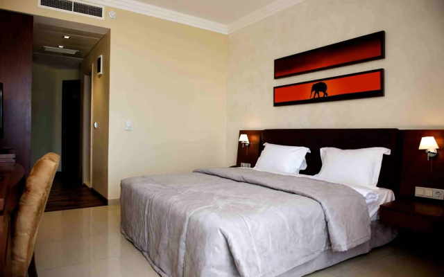 Avenue Suites