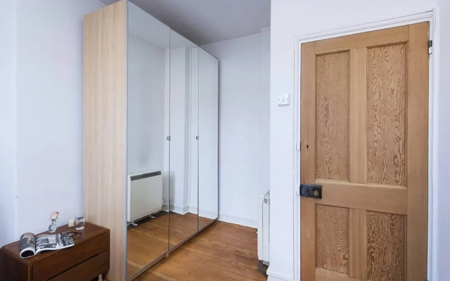 Incredibly Central Neat 2BR Flat!