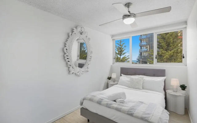 Oceanfront Serenity At Main Beach