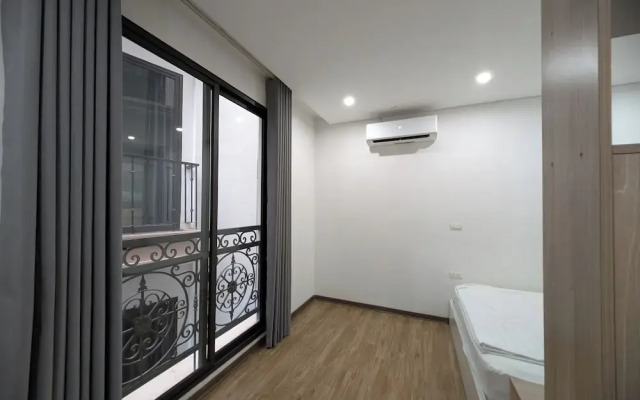 Era Apartment Lac Long Quan