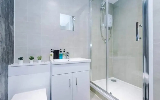 Bolton City Oasis - Cozy Apartment Rental