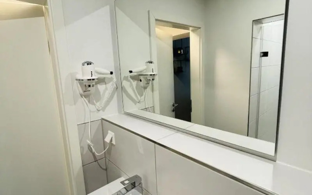 IQ Hotel