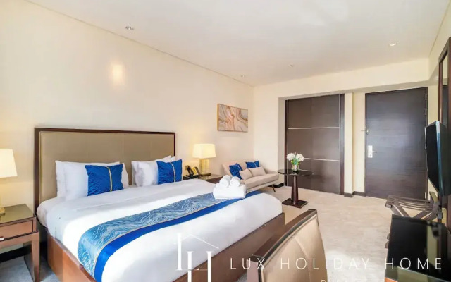 LUX  The JW Marina Studio