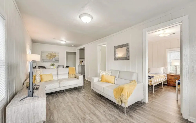 Walk to Dtwn Branson: Pet-friendly Home!