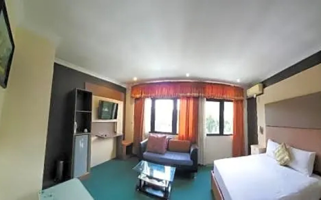 Grand Kartika Hotel