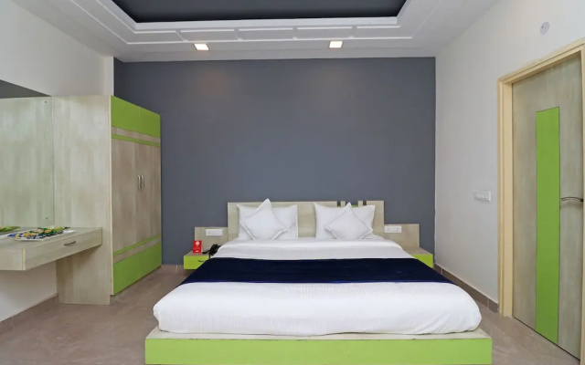 OYO 10668 Hotel Viditva 3