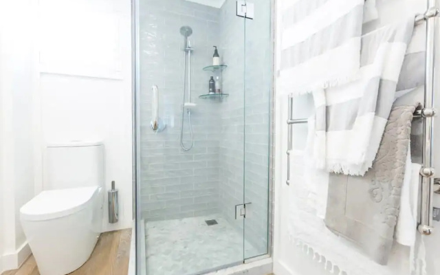 Stunning and Modern 4 Bedroom Townhouse Near Kohi Beach