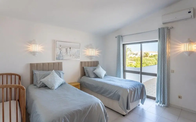 Carosim Quiet Location Close to Beach Private