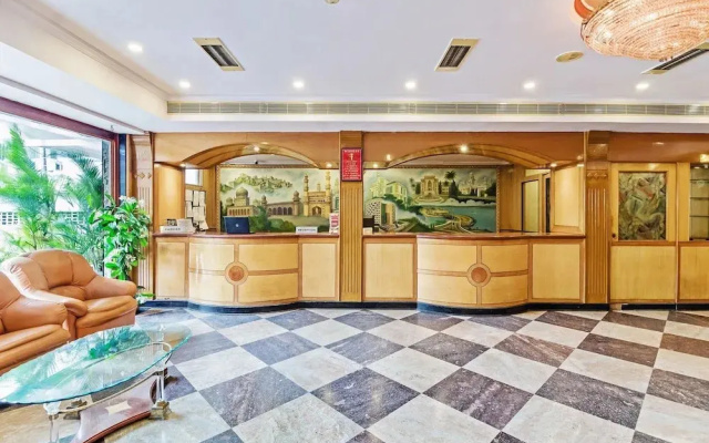 Fabhotel Marjan International