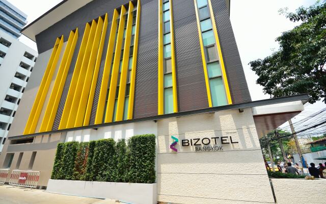 Отель Bizotel Bangkok Бангкок вид на фасад
