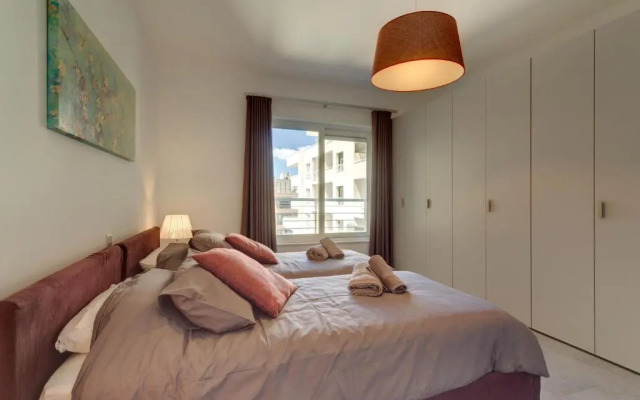 Seafront Apartment Sliema
