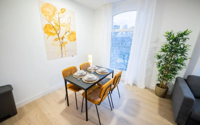 Alphabet 1 BR Apartment Ss177