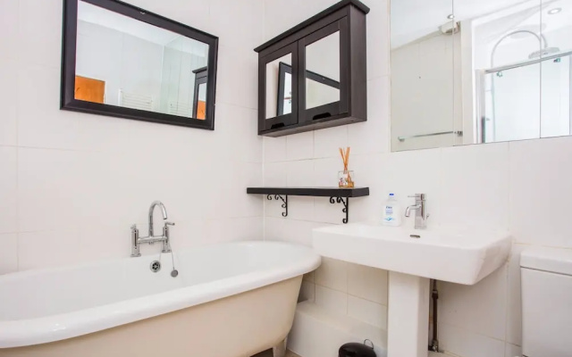 Comfortable Bright & Spacious 2 Bed Central London