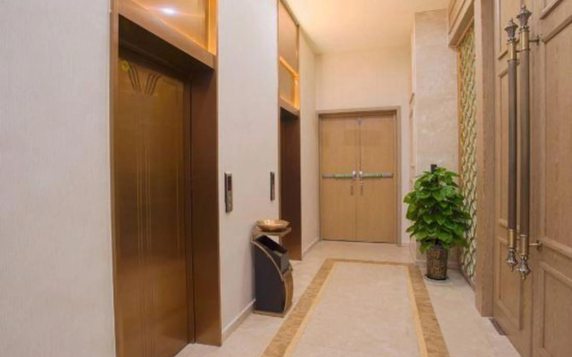 Vienna 3 Best Hotel (Ziyang High-Speed North Station Baotai Subway Station)