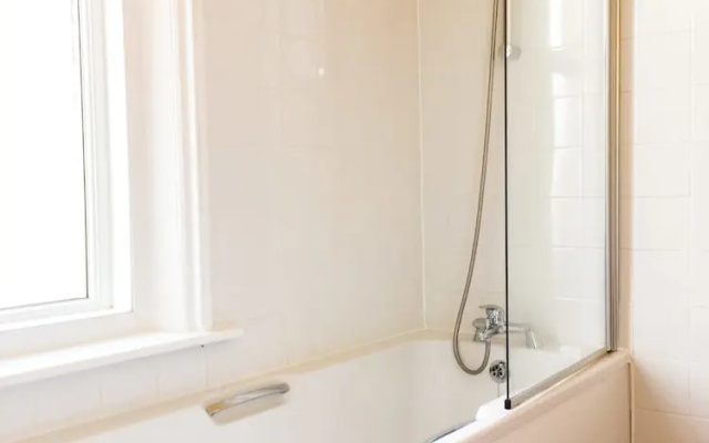 Large Maisonette - DHH