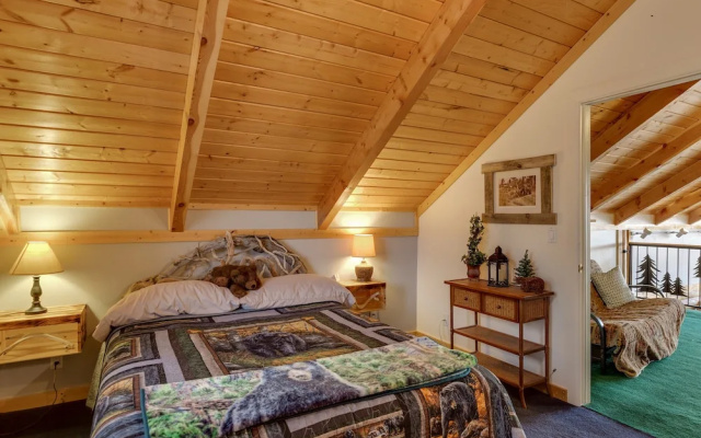 Bucksaw Lodge