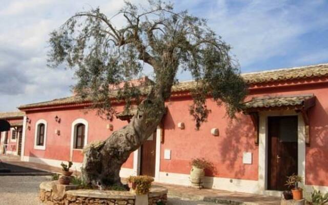 Отель Agriturismo Sant' Elia Сиракуза вид на фасад