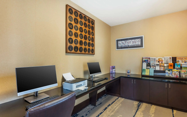 Best Western Plus University Park Inn & Suites