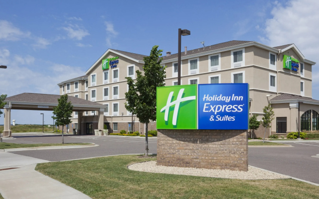 Holiday Inn Exp Stes Rogers by IHG