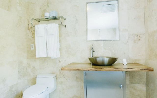 Aqua Hotel & Suites