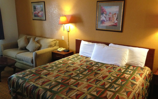 Brentwood Inn & Suites