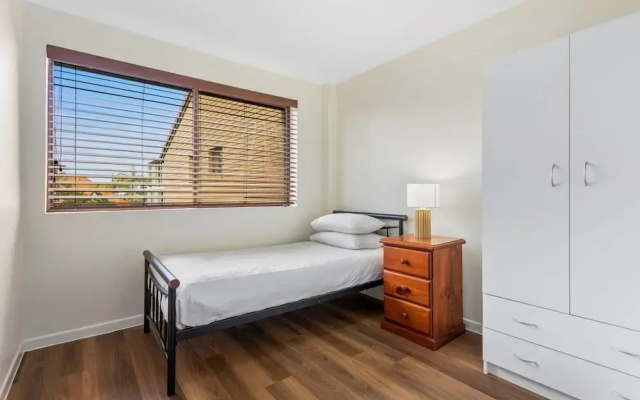Charming 2-bed Apartment With City Views