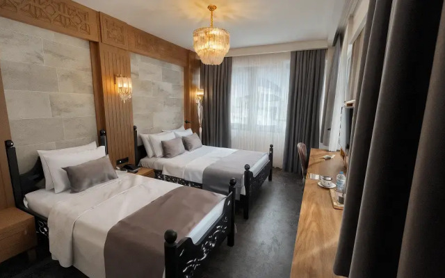 Turi̇sti̇k Palas Otel